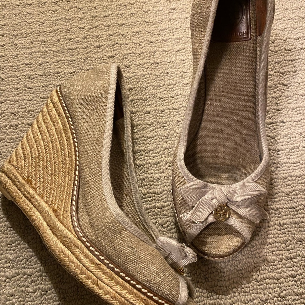Tory Burch beige linen wedge platform heels, size 10